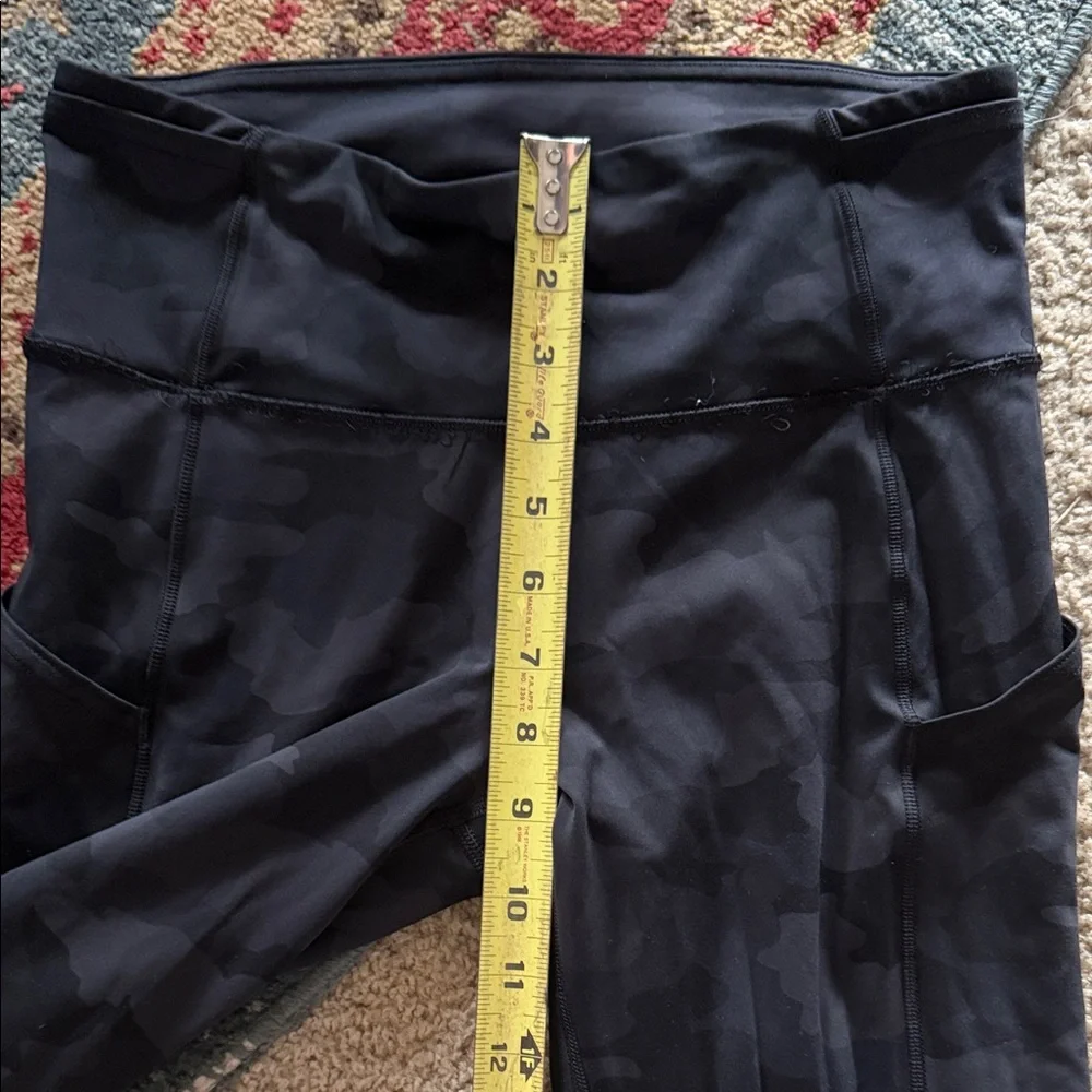 lululemon athletica Black Camo High-Rise Leggings with Side Pockets - Picture 4 of 6